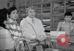 Standbild japanischen Braut Schule Japan, 1956, aus Sekunde 3 historischem Filmmaterial Videoclip 65675067572