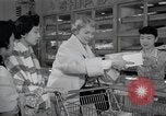 Standbild japanischen Braut Schule Japan, 1956, aus Sekunde 14 historischem Filmmaterial Videoclip 65675067572
