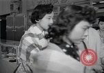 Standbild japanischen Braut Schule Japan, 1956, aus Sekunde 19 historischem Filmmaterial Videoclip 65675067572