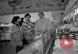 Standbild japanischen Braut Schule Japan, 1956, aus Sekunde 29 historischem Filmmaterial Videoclip 65675067572
