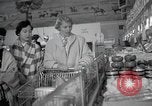 Standbild japanischen Braut Schule Japan, 1956, aus Sekunde 39 historischem Filmmaterial Videoclip 65675067572