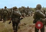Standbild 1st Cavalry Division Pleiku Süd Vietnam, 1965, aus Sekunde 10 historischem Filmmaterial Videoclip 65675067580