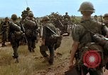 Standbild 1st Cavalry Division Pleiku Süd Vietnam, 1965, aus Sekunde 13 historischem Filmmaterial Videoclip 65675067580