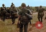Standbild 1st Cavalry Division Pleiku Süd Vietnam, 1965, aus Sekunde 14 historischem Filmmaterial Videoclip 65675067580