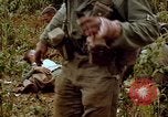 Standbild 1st Cavalry Division Pleiku Süd Vietnam, 1965, aus Sekunde 19 historischem Filmmaterial Videoclip 65675067580