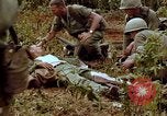 Standbild 1st Cavalry Division Pleiku Süd Vietnam, 1965, aus Sekunde 20 historischem Filmmaterial Videoclip 65675067580