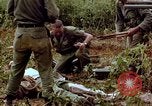 Standbild 1st Cavalry Division Pleiku Süd Vietnam, 1965, aus Sekunde 25 historischem Filmmaterial Videoclip 65675067580