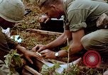 Standbild 1st Cavalry Division Pleiku Süd Vietnam, 1965, aus Sekunde 28 historischem Filmmaterial Videoclip 65675067580