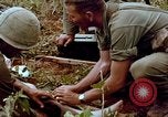 Standbild 1st Cavalry Division Pleiku Süd Vietnam, 1965, aus Sekunde 29 historischem Filmmaterial Videoclip 65675067580
