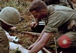 Standbild 1st Cavalry Division Pleiku Süd Vietnam, 1965, aus Sekunde 37 historischem Filmmaterial Videoclip 65675067580