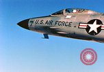 Standbild F-101A Voodoo California United States USA, 1956, aus Sekunde 59 historischem Filmmaterial Videoclip 65675067607