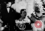Standbild Mädchen Anzeige Motorhaube London England Vereinigtes Königreich, 1953, aus Sekunde 1 historischem Filmmaterial Videoclip 65675067641