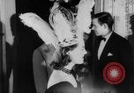 Standbild Mädchen Anzeige Motorhaube London England Vereinigtes Königreich, 1953, aus Sekunde 8 historischem Filmmaterial Videoclip 65675067641