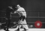 Immagine di Peso piuma boxe Francia, 1953, secondo 16 filmato di repertorio 65675067642