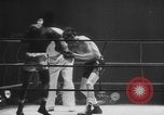 Immagine di Peso piuma boxe Francia, 1953, secondo 17 filmato di repertorio 65675067642