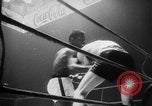 Immagine di Peso piuma boxe Francia, 1953, secondo 33 filmato di repertorio 65675067642