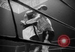 Immagine di Peso piuma boxe Francia, 1953, secondo 35 filmato di repertorio 65675067642