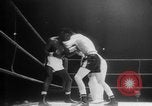 Immagine di Peso piuma boxe Francia, 1953, secondo 39 filmato di repertorio 65675067642