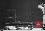 Immagine di Peso piuma boxe Francia, 1953, secondo 52 filmato di repertorio 65675067642