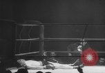 Immagine di Peso piuma boxe Francia, 1953, secondo 55 filmato di repertorio 65675067642