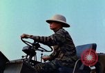 Immagine di Elephant trasferito in aereo Il Vietnam, 1968, secondo 17 filmato di repertorio 65675067651