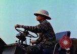 Immagine di Elephant trasferito in aereo Il Vietnam, 1968, secondo 18 filmato di repertorio 65675067651