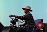 Immagine di Elephant trasferito in aereo Il Vietnam, 1968, secondo 21 filmato di repertorio 65675067651
