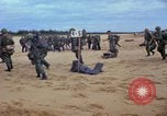 Image bataillons Marine Chu Lai Vietnam, 1965, de la seconde 41 séquences d'archives historiques vidéo 65675067659