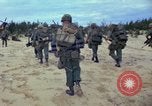 Image bataillons Marine Chu Lai Vietnam, 1965, de la seconde 61 séquences d'archives historiques vidéo 65675067659