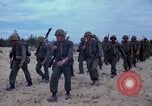 Image bataillons Marine Chu Lai Vietnam, 1965, de la seconde 6 séquences d'archives historiques vidéo 65675067665