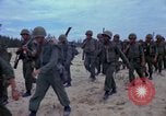 Image bataillons Marine Chu Lai Vietnam, 1965, de la seconde 8 séquences d'archives historiques vidéo 65675067665