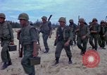 Image bataillons Marine Chu Lai Vietnam, 1965, de la seconde 11 séquences d'archives historiques vidéo 65675067665