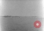 Standbild Landing Craft Infanterie Pazifik, 1945, aus Sekunde 5 historischem Filmmaterial Videoclip 65675067685