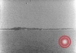 Standbild Landing Craft Infanterie Pazifik, 1945, aus Sekunde 6 historischem Filmmaterial Videoclip 65675067685