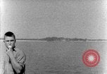 Standbild Landing Craft Infanterie Pazifik, 1945, aus Sekunde 9 historischem Filmmaterial Videoclip 65675067685