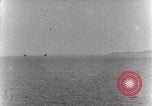 Standbild Landing Craft Infanterie Pazifik, 1945, aus Sekunde 37 historischem Filmmaterial Videoclip 65675067685