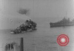 Standbild Landing Craft Infanterie Pazifik, 1945, aus Sekunde 45 historischem Filmmaterial Videoclip 65675067686