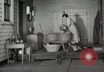 Standbild Bauernhof der Familie Saint Clairsville Ohio USA, 1940, aus Sekunde 17 historischem Filmmaterial Videoclip 65675067687
