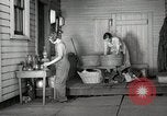Standbild Bauernhof der Familie Saint Clairsville Ohio USA, 1940, aus Sekunde 27 historischem Filmmaterial Videoclip 65675067687