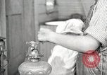 Standbild Bauernhof der Familie Saint Clairsville Ohio USA, 1940, aus Sekunde 54 historischem Filmmaterial Videoclip 65675067687