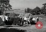 Standbild Bauernhof der Familie Saint Clairsville Ohio USA, 1940, aus Sekunde 41 historischem Filmmaterial Videoclip 65675067689