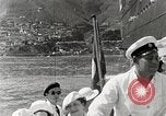 Standbild Touristen verlassen Schiff mit dem Motorboot zu besuchen Vargas Venezuela, 1936, aus Sekunde 18 historischem Filmmaterial Videoclip 65675067694