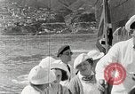 Standbild Touristen verlassen Schiff mit dem Motorboot zu besuchen Vargas Venezuela, 1936, aus Sekunde 20 historischem Filmmaterial Videoclip 65675067694