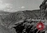 Standbild Touristen verlassen Schiff mit dem Motorboot zu besuchen Vargas Venezuela, 1936, aus Sekunde 51 historischem Filmmaterial Videoclip 65675067694