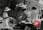 Image personnes shopping Kingston Jamaïque, 1936, de la seconde 20 séquences d'archives historiques vidéo 65675067699