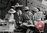 Image personnes shopping Kingston Jamaïque, 1936, de la seconde 21 séquences d'archives historiques vidéo 65675067699