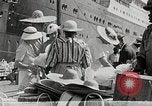 Image personnes shopping Kingston Jamaïque, 1936, de la seconde 26 séquences d'archives historiques vidéo 65675067699