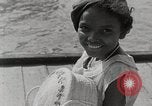 Image personnes shopping Kingston Jamaïque, 1936, de la seconde 45 séquences d'archives historiques vidéo 65675067699