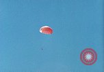 Image ancre flottante et système de récupération pour BQM-34 Firebee bourdon California United States USA, 1971, de la seconde 29 séquences d'archives historiques vidéo 65675067708