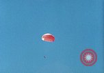 Image ancre flottante et système de récupération pour BQM-34 Firebee bourdon California United States USA, 1971, de la seconde 30 séquences d'archives historiques vidéo 65675067708